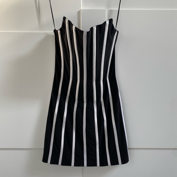 Misha Strapless Mini - Picture 2 of 4